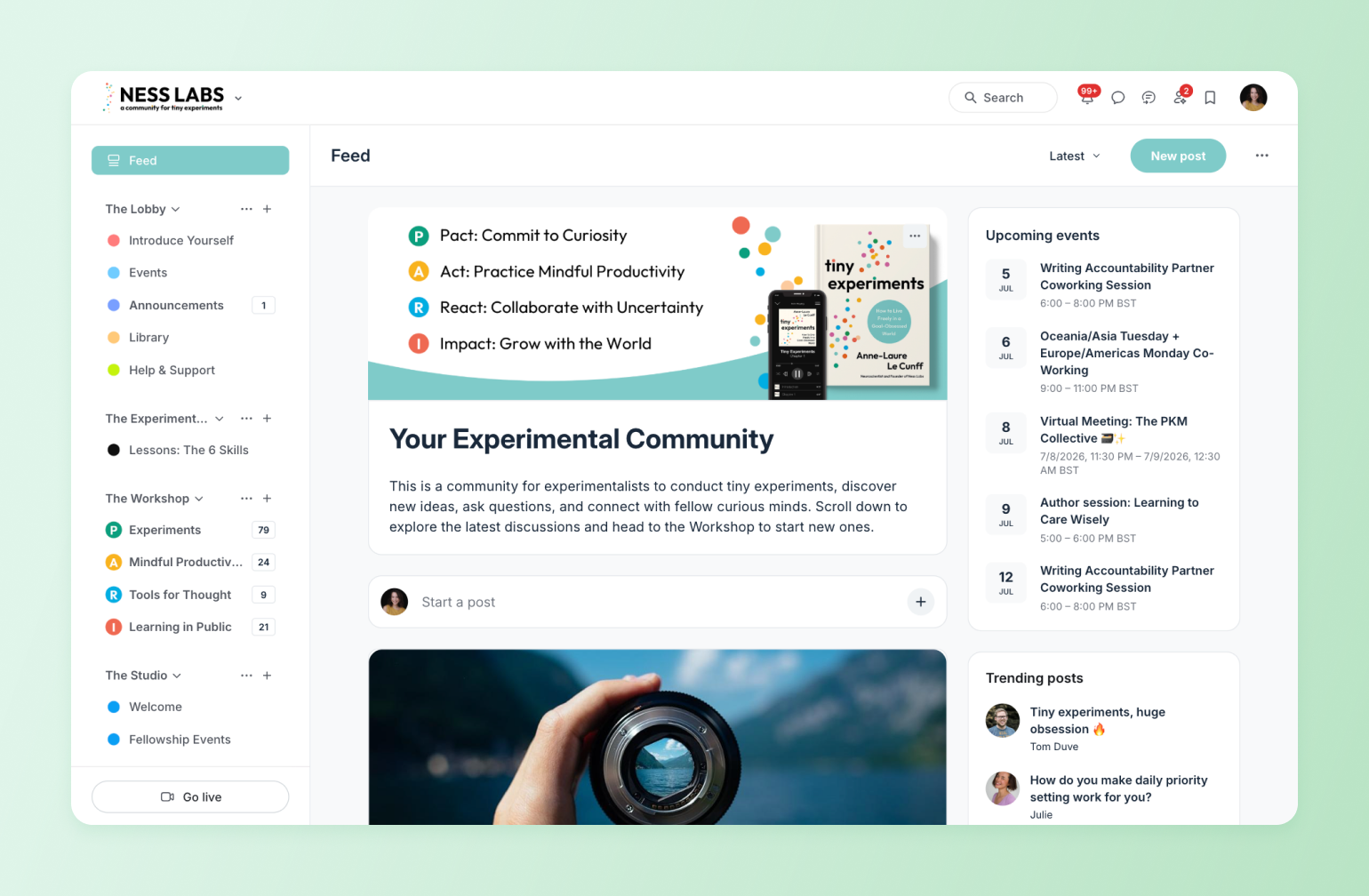 Community platform dashboard showing feed with experimental learning topics, upcoming events calendar, and trending discussions